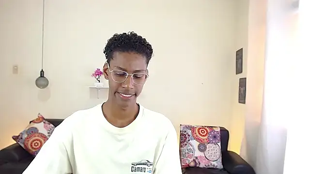 maiki18  online show from February 8, 2025, 4:57 pm