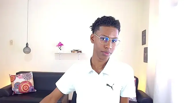 maiki18  online show from February 12, 2025, 4:55 pm