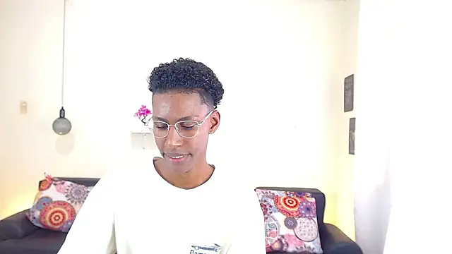 maiki18  online show from February 26, 2025, 4:56 pm