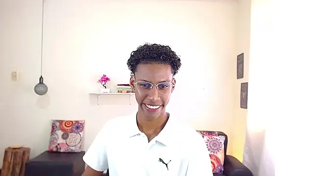 maiki18  online show from March 10, 2025, 1:43 pm