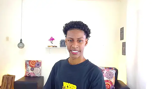 maiki18  online show from March 21, 2025, 1:45 pm