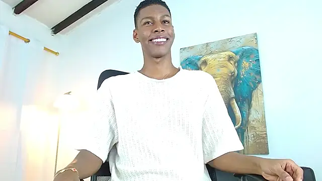 maiki18  online show from November 14, 2025, 8:40 pm