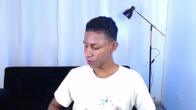 maiki18  online show from November 29, 2025, 2:42 pm