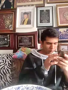 jperezofficial1 online show from December 12, 2024, 3:05 pm