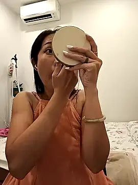 Snapshot of Sugar2k5 chatting on February 28, 2025, 5:37 am Sugar2k5 online show from February 28, 2025, 5:37 am