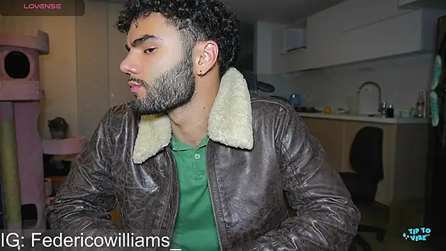 Snapshot of Derek_w chatting on December 20, 2024, 7:12 am Derek w online show from December 20, 2024, 7:12 am