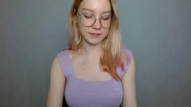 Snapshot of cindi_hot chatting on January 10, 2025, 11:22 am cindi hot online show from January 10, 2025, 11:22 am