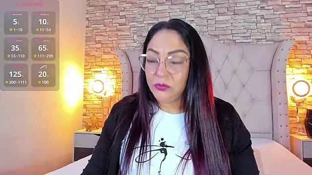 Snapshot of Gina_Myers chatting on March 2, 2025, 12:54 pm Gina Myers online show from March 2, 2025, 12:54 pm