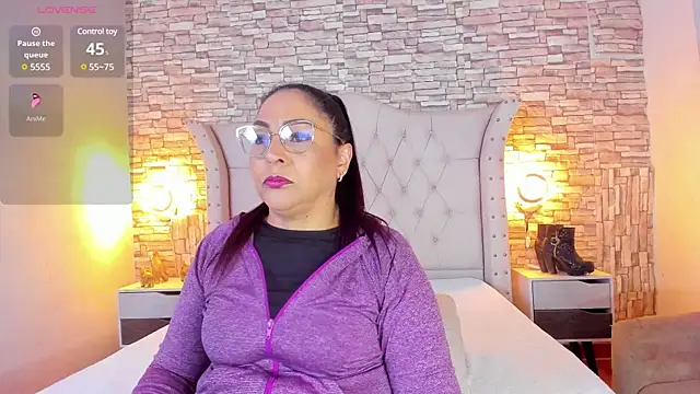 Snapshot of Gina_Myers chatting on March 8, 2025, 12:20 pm Gina Myers online show from March 8, 2025, 12:20 pm