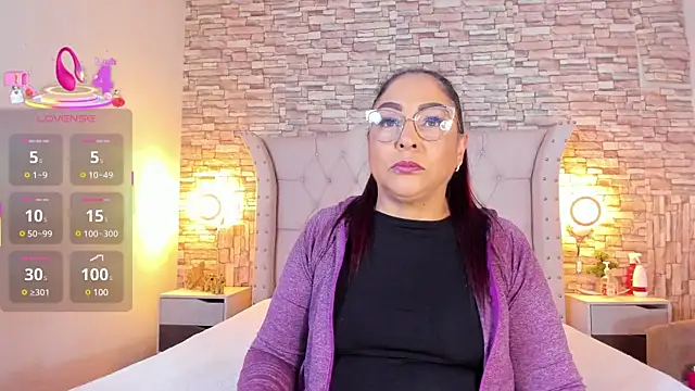 Snapshot of Gina_Myers chatting on March 19, 2025, 12:12 pm Gina Myers online show from March 19, 2025, 12:12 pm