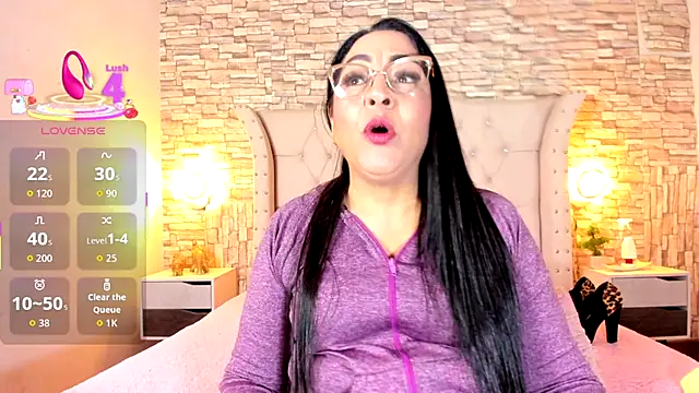 Snapshot of Gina_Myers chatting on September 21, 2025, 12:29 pm Gina Myers online show from September 21, 2025, 12:29 pm