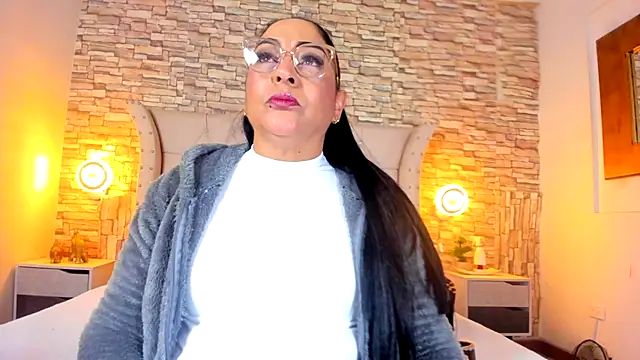 Snapshot of Gina_Myers chatting on October 1, 2025, 12:22 pm Gina Myers online show from October 1, 2025, 12:22 pm