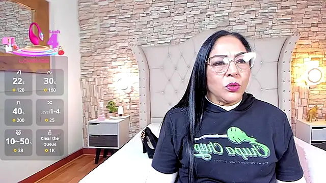 Snapshot of Gina_Myers chatting on October 11, 2025, 12:36 pm Gina Myers online show from October 11, 2025, 12:36 pm