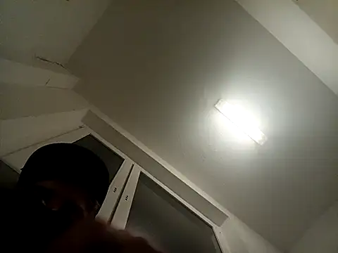 KidoXVII online show from October 17, 2025, 12:01 am