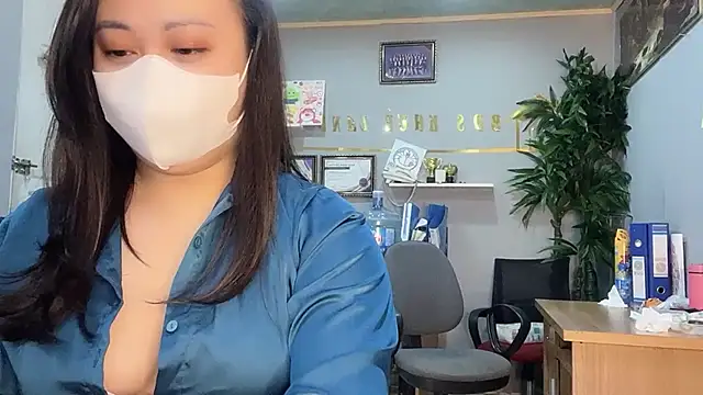 Snapshot of Bamboo_Swetie chatting on December 14, 2024, 2:21 pm Bamboo Swetie online show from December 14, 2024, 2:21 pm