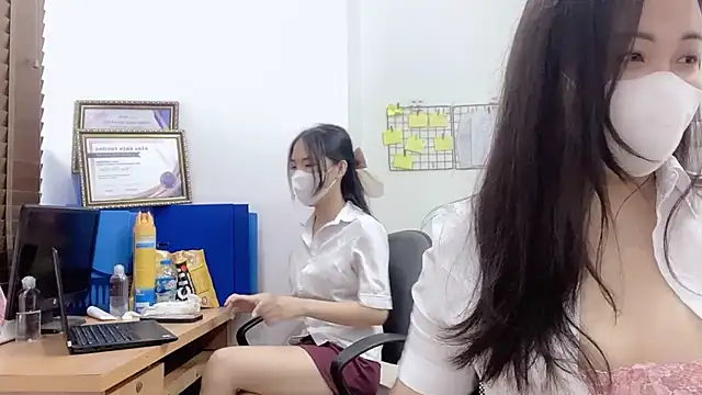 Snapshot of Bamboo_Swetie chatting on February 13, 2025, 1:59 pm Bamboo Swetie online show from February 13, 2025, 1:59 pm