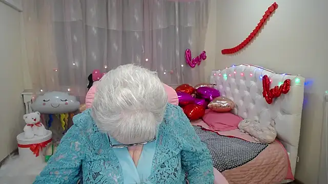 KayleSmoll online show from February 5, 2025, 4:37 am