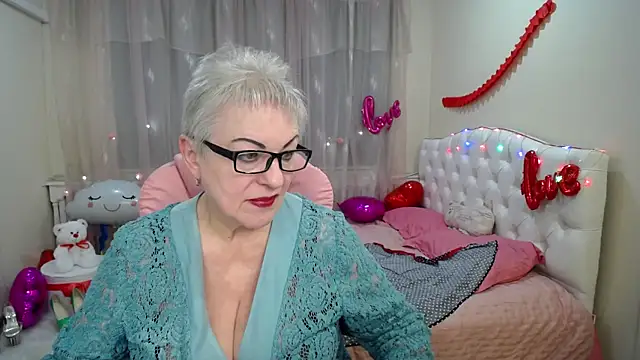 KayleSmoll online show from February 26, 2025, 10:42 pm