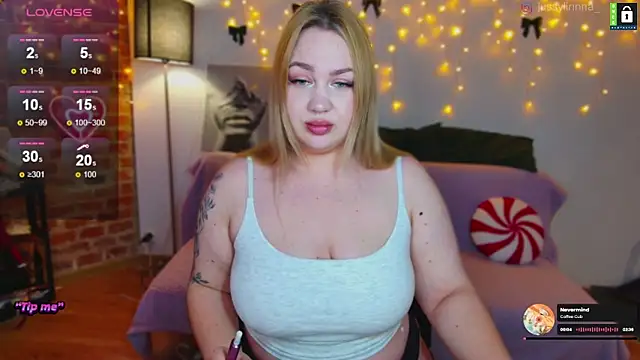 Snapshot of -LinaLove- chatting on January 15, 2025, 2:02 pm -LinaLove- online show from January 15, 2025, 2:02 pm