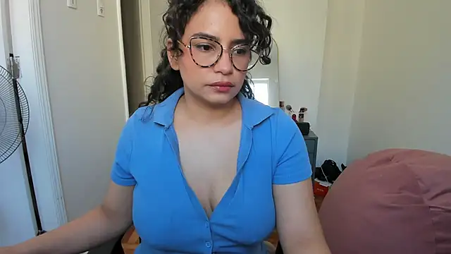 Snapshot of cinnamon_rosa chatting on February 6, 2025, 9:49 pm cinnamon rosa online show from February 6, 2025, 9:49 pm
