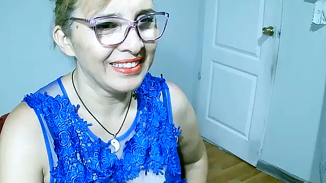 Snapshot of leona- chatting on February 15, 2025, 11:25 pm leona- online show from February 15, 2025, 11:25 pm