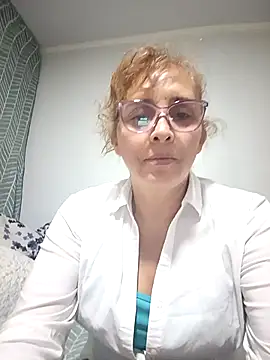 Snapshot of leona- chatting on February 25, 2025, 1:06 pm leona- online show from February 25, 2025, 1:06 pm