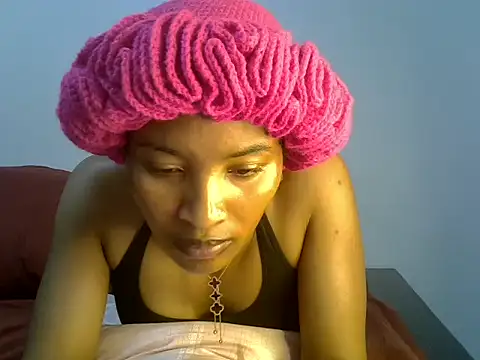 cute-alexis online show from November 23, 2025, 1:22 pm