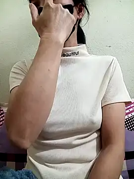 Snapshot of YunLem chatting on January 18, 2025, 2:12 pm YunLem online show from January 18, 2025, 2:12 pm