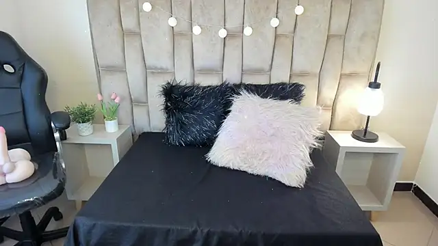 Snapshot of Esteff__o2 chatting on March 15, 2025, 7:38 pm Esteff o2 online show from March 15, 2025, 7:38 pm