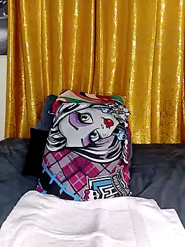 Snapshot of Cherriikenzie chatting on February 3, 2025, 6:39 pm Cherriikenzie online show from February 3, 2025, 6:39 pm