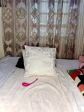 Snapshot of Cherriikenzie chatting on February 19, 2025, 12:00 pm Cherriikenzie online show from February 19, 2025, 12:00 pm