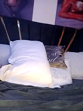 Snapshot of Cherriikenzie chatting on October 24, 2025, 8:16 pm Cherriikenzie online show from October 24, 2025, 8:16 pm