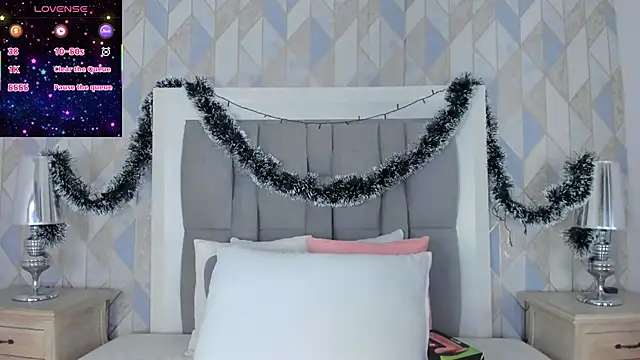 Snapshot of anais_cooper chatting on December 14, 2025, 11:37 am anais cooper online show from December 14, 2025, 11:37 am