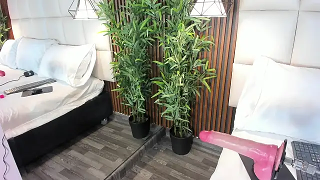 Snapshot of CailynBrowm chatting on November 7, 2025, 4:34 am CailynBrowm online show from November 7, 2025, 4:34 am