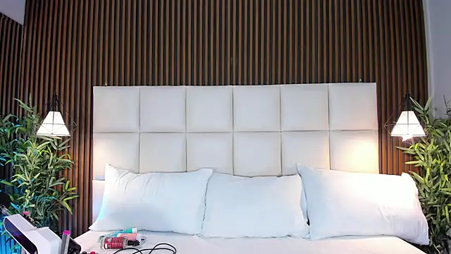 Snapshot of CailynBrowm chatting on November 8, 2025, 4:45 am CailynBrowm online show from November 8, 2025, 4:45 am