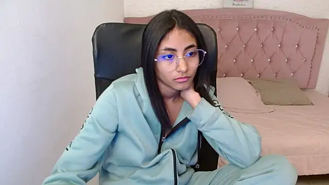 shaneelle online show from February 18, 2025, 6:15 am