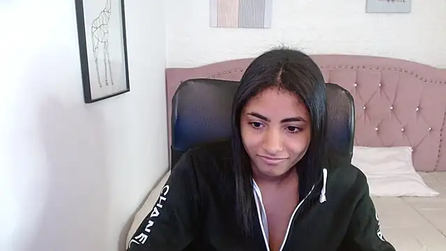 shaneelle online show from October 18, 2025, 3:09 am