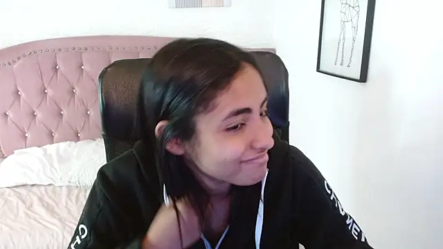 shaneelle online show from November 8, 2025, 3:12 pm