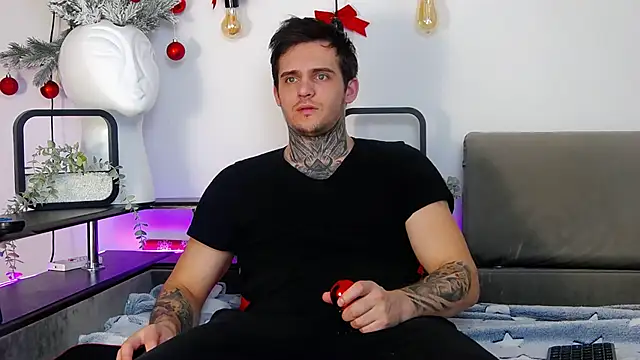 Snapshot of CarterCole chatting on December 27, 2024, 2:12 pm CarterCole online show from December 27, 2024, 2:12 pm