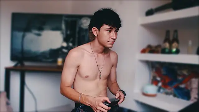 Catiro 21 online show from November 10, 2025, 7:13 pm