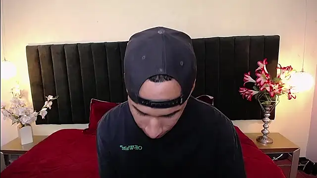 soft attraction online show from November 14, 2025, 7:56 pm