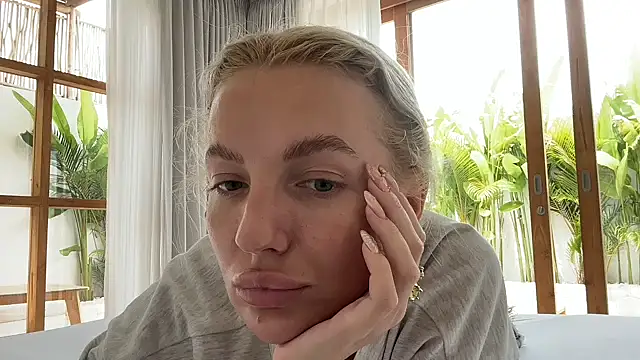 Snapshot of aestetick chatting on November 23, 2025, 5:40 am aestetick online show from November 23, 2025, 5:40 am