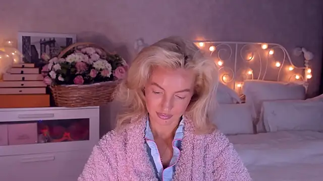 aestetick online show from December 17, 2025, 9:04 am