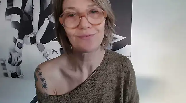 Snapshot of godinflower chatting on December 28, 2024, 12:13 pm godinflower online show from December 28, 2024, 12:13 pm