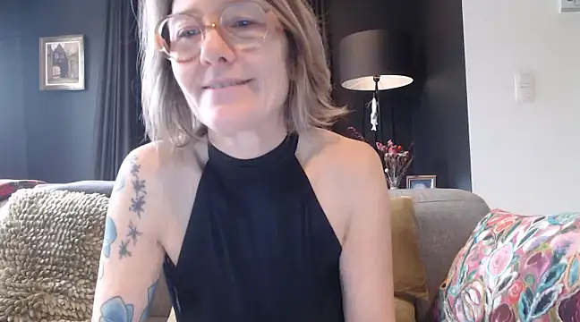 Snapshot of godinflower chatting on January 18, 2025, 9:34 am godinflower online show from January 18, 2025, 9:34 am