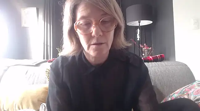 Snapshot of godinflower chatting on January 25, 2025, 2:03 pm godinflower online show from January 25, 2025, 2:03 pm