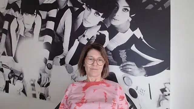 Snapshot of godinflower chatting on January 28, 2025, 3:57 pm godinflower online show from January 28, 2025, 3:57 pm