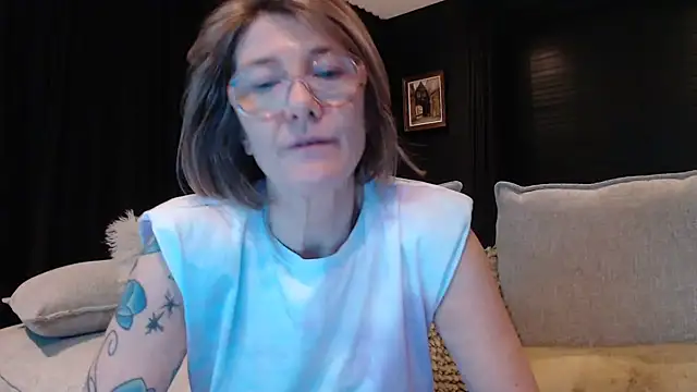 Snapshot of godinflower chatting on February 11, 2025, 7:27 pm godinflower online show from February 11, 2025, 7:27 pm