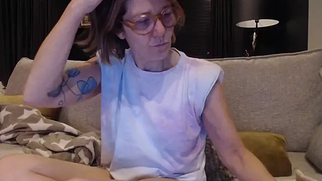 Snapshot of godinflower chatting on February 16, 2025, 8:00 pm godinflower online show from February 16, 2025, 8:00 pm