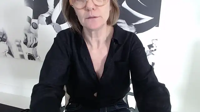 Snapshot of godinflower chatting on March 12, 2025, 12:47 pm godinflower online show from March 12, 2025, 12:47 pm